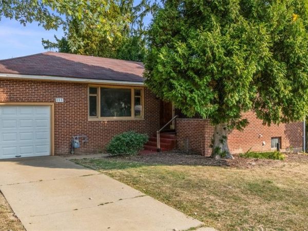 111 Hickory Dr , Beaver Falls, PA 15010