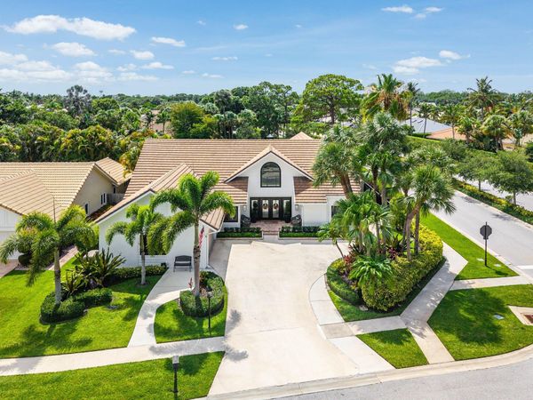 2707 Biarritz Drive, Palm Beach Gardens, FL 33410