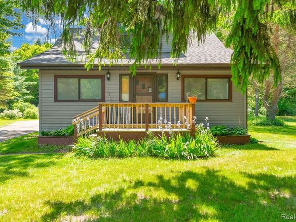 4207 Pine Grove Avenue, Fort Gratiot Twp, MI 48059