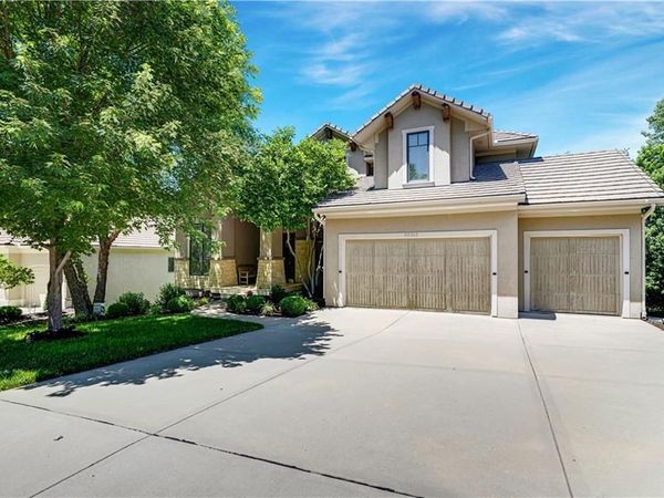 25312 W 96th Terrace, Lenexa, KS 66227
