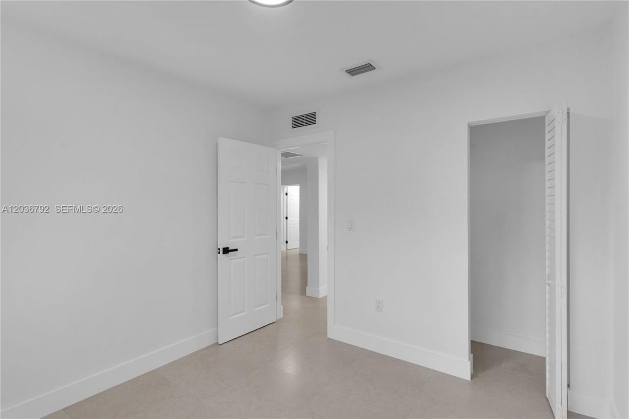 8660 SW 125th Ter, Miami, FL 33156 Photo