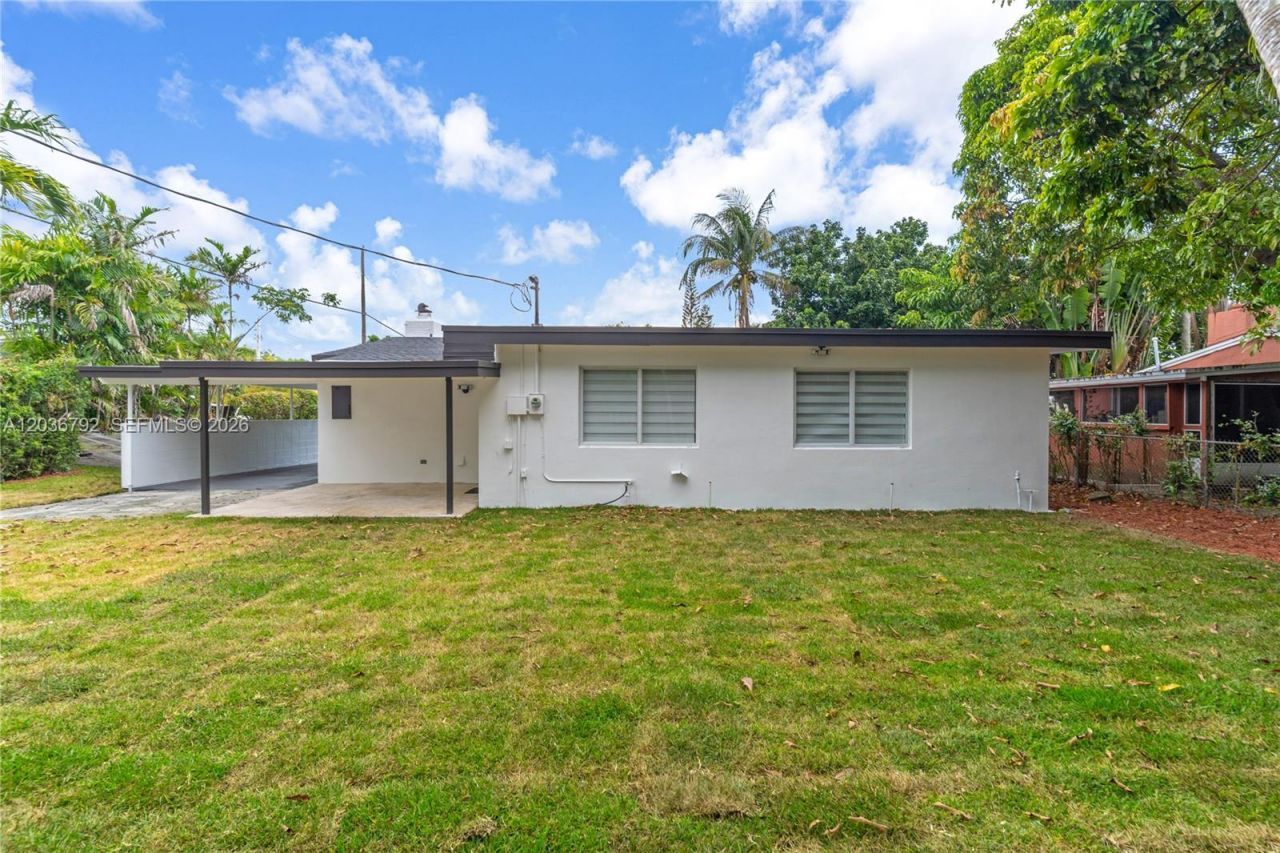 8660 SW 125th Ter, Miami, FL 33156 Photo