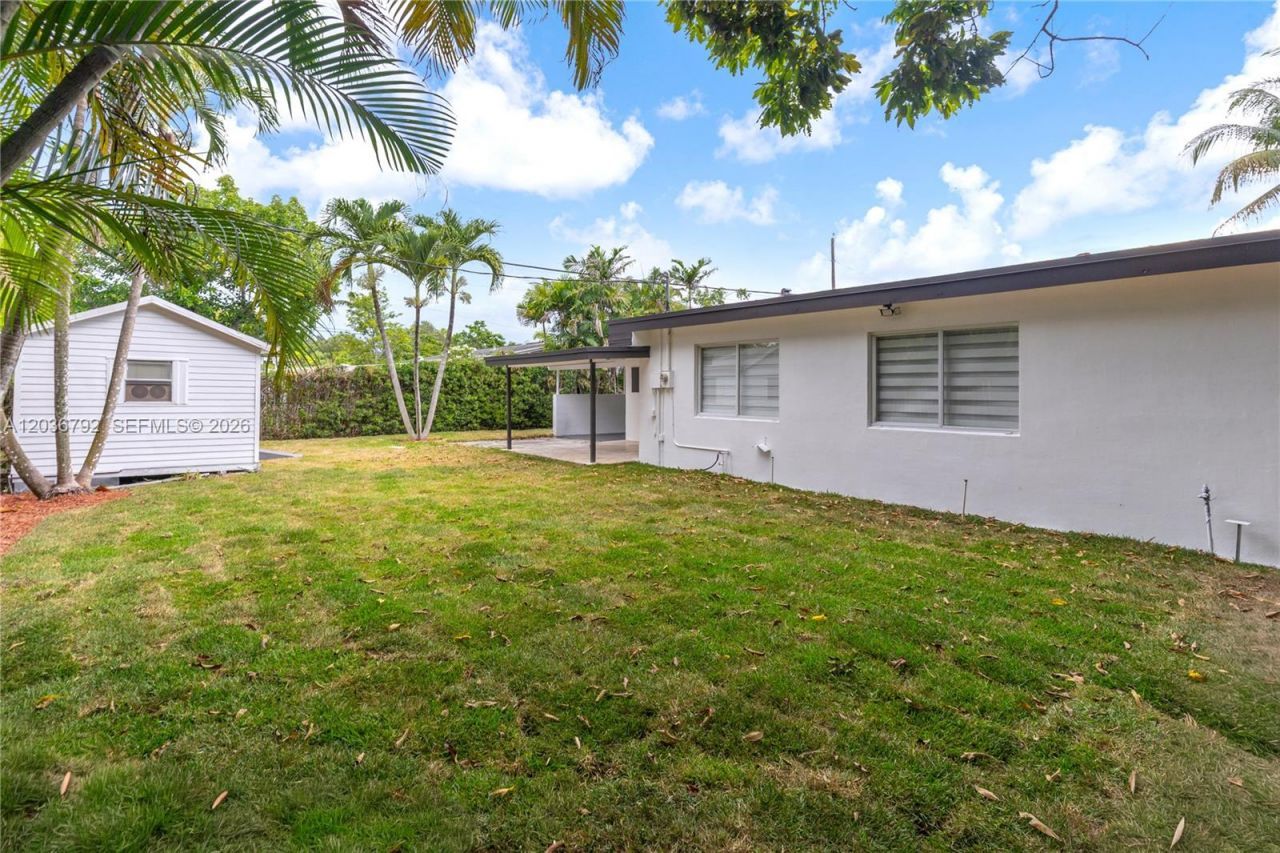 8660 SW 125th Ter, Miami, FL 33156 Photo