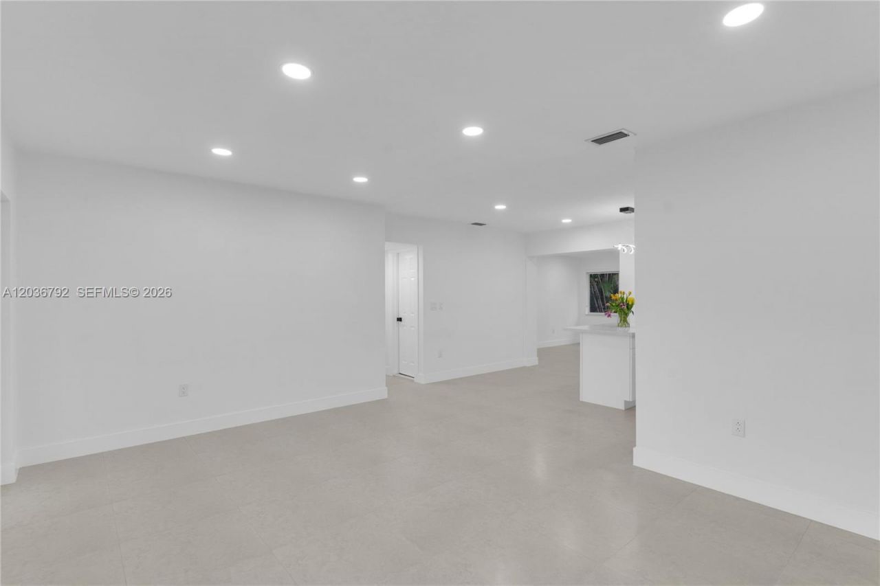 8660 SW 125th Ter, Miami, FL 33156 Photo