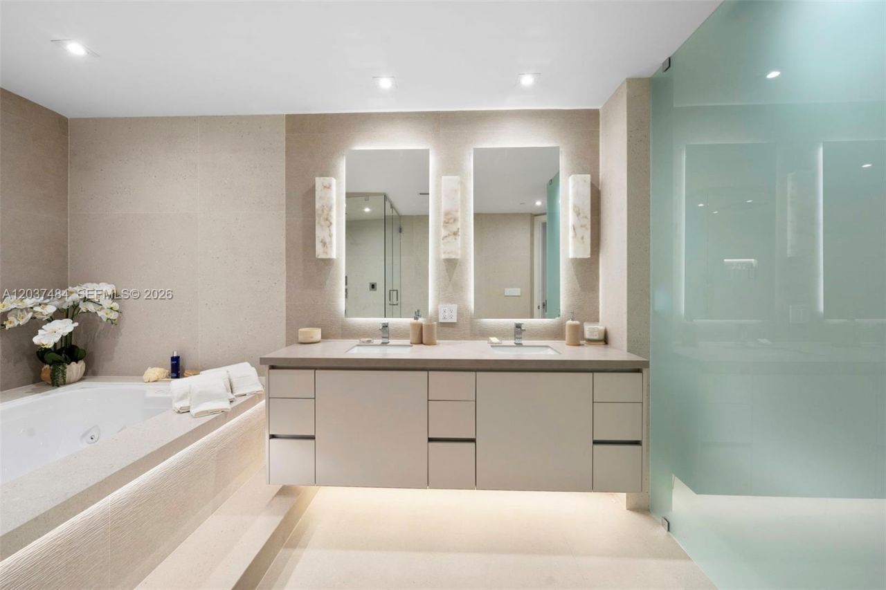 60 Edgewater Dr , Unit 11F, Coral Gables, FL 33133 Photo