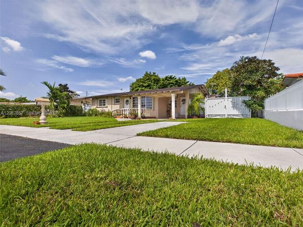 5430 W 4th Ln, Hialeah, FL 33012