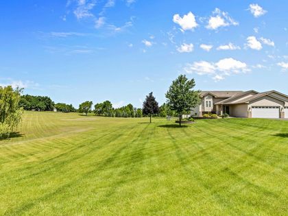10590 257th Avenue NW Zimmerman, MN 55398