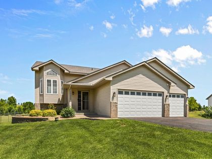 10590 257th Avenue NW Zimmerman, MN 55398