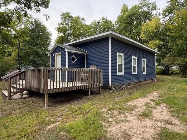 37 E Jefferson Street, Newaygo, MI 49337