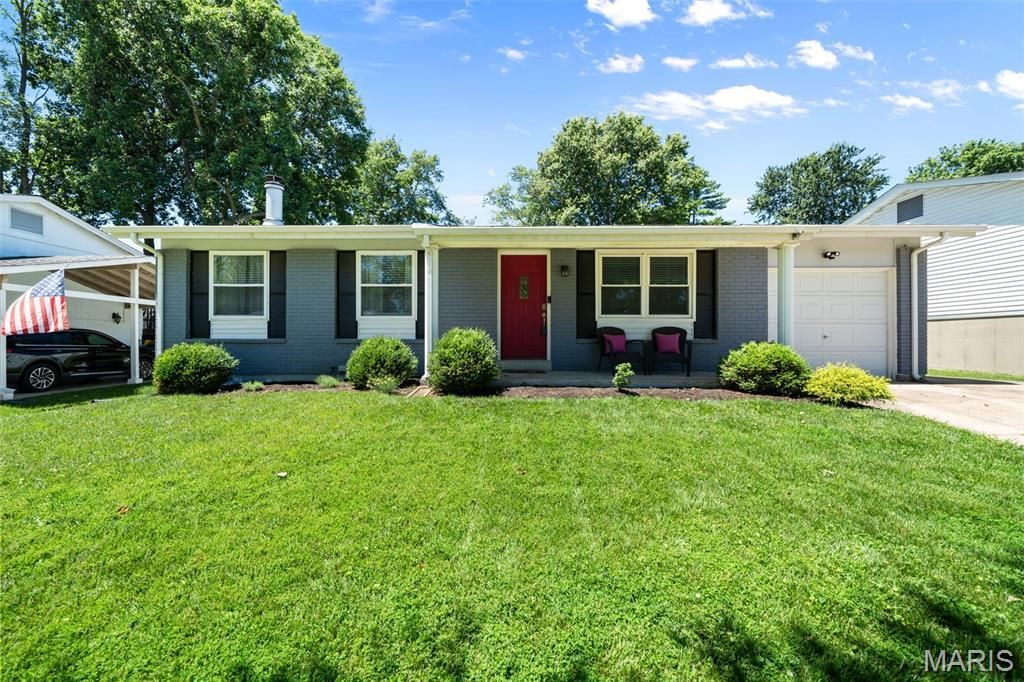 2431 Wesington Drive , Maryland Heights, MO 63043 Main Photo