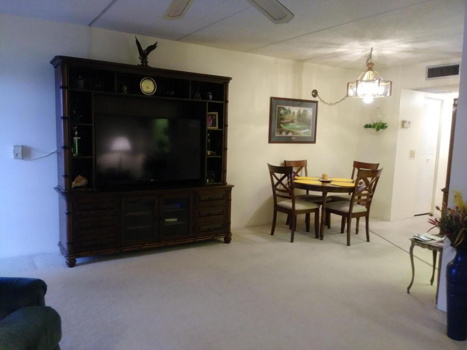 300 Village Green Circle S, Unit 302, Palm Springs, FL 33461 Photo
