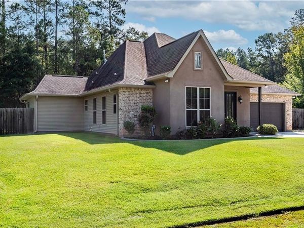 300 SUMMIT Court , Covington, LA 70435