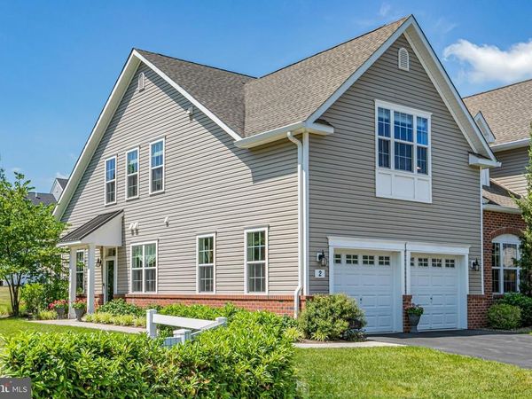 2 TUCKER WAY , PENNINGTON, NJ 08534