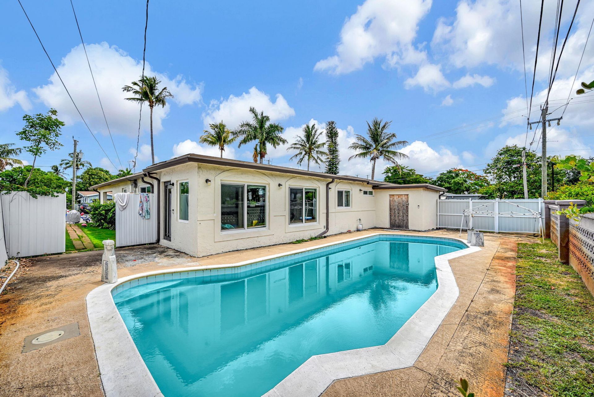 3300 NW 32nd Street, Lauderdale Lakes, FL 33309 Photo