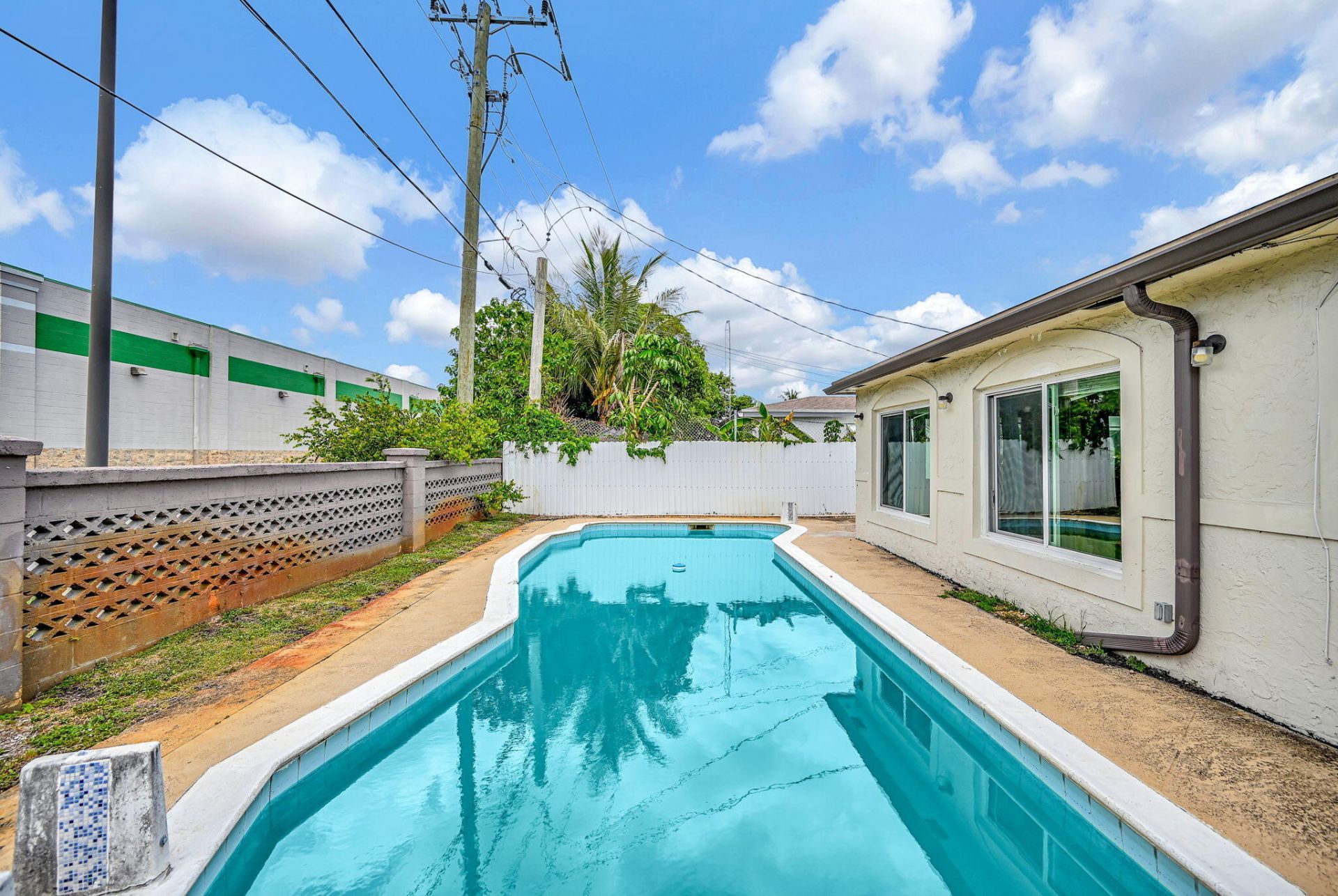 3300 NW 32nd Street, Lauderdale Lakes, FL 33309 Photo