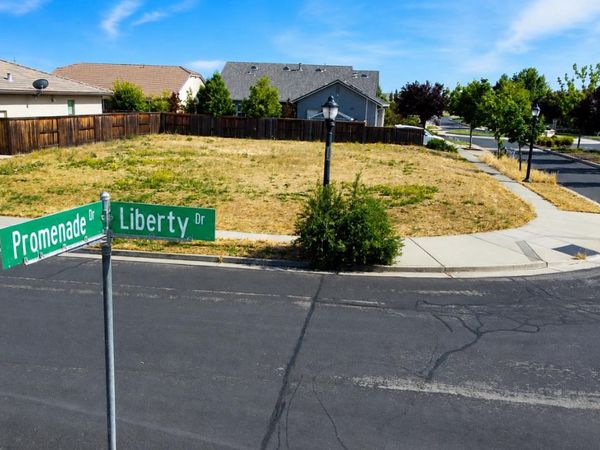 2700 Liberty Dr, Woodland, CA 95776