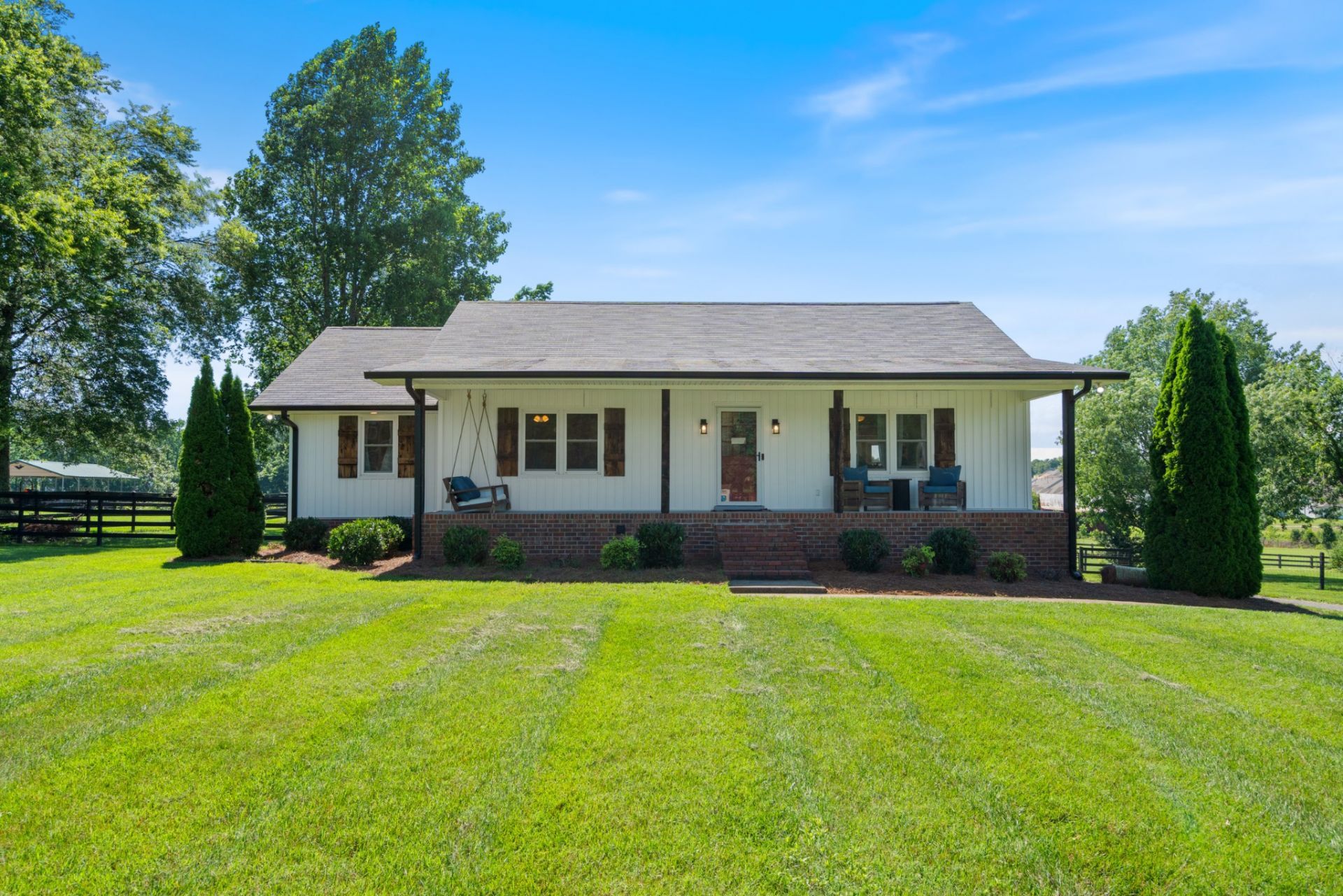 651 Tyree Springs Rd, White House, TN 37188 Main Photo