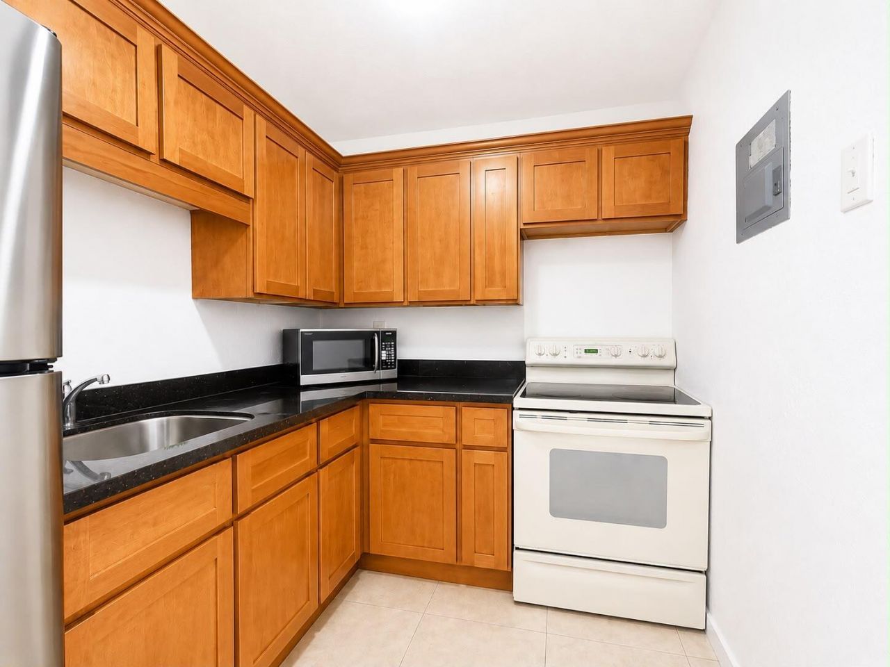 990 NW 1st Street, Unit 1, Miami, FL 33128 Photo