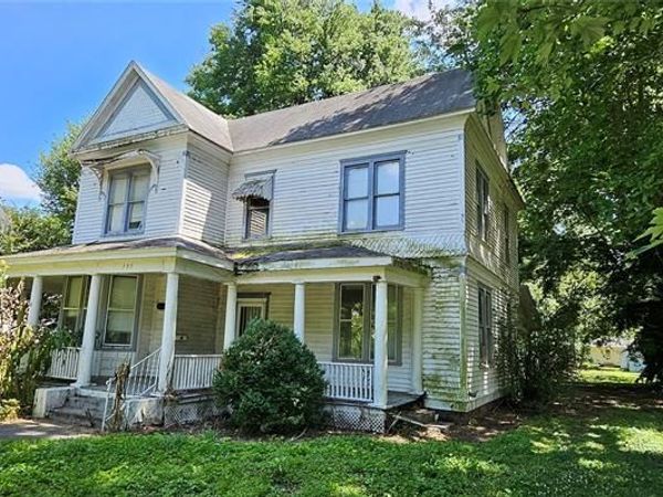 305 Cypress Street , Charleston, MO 63834