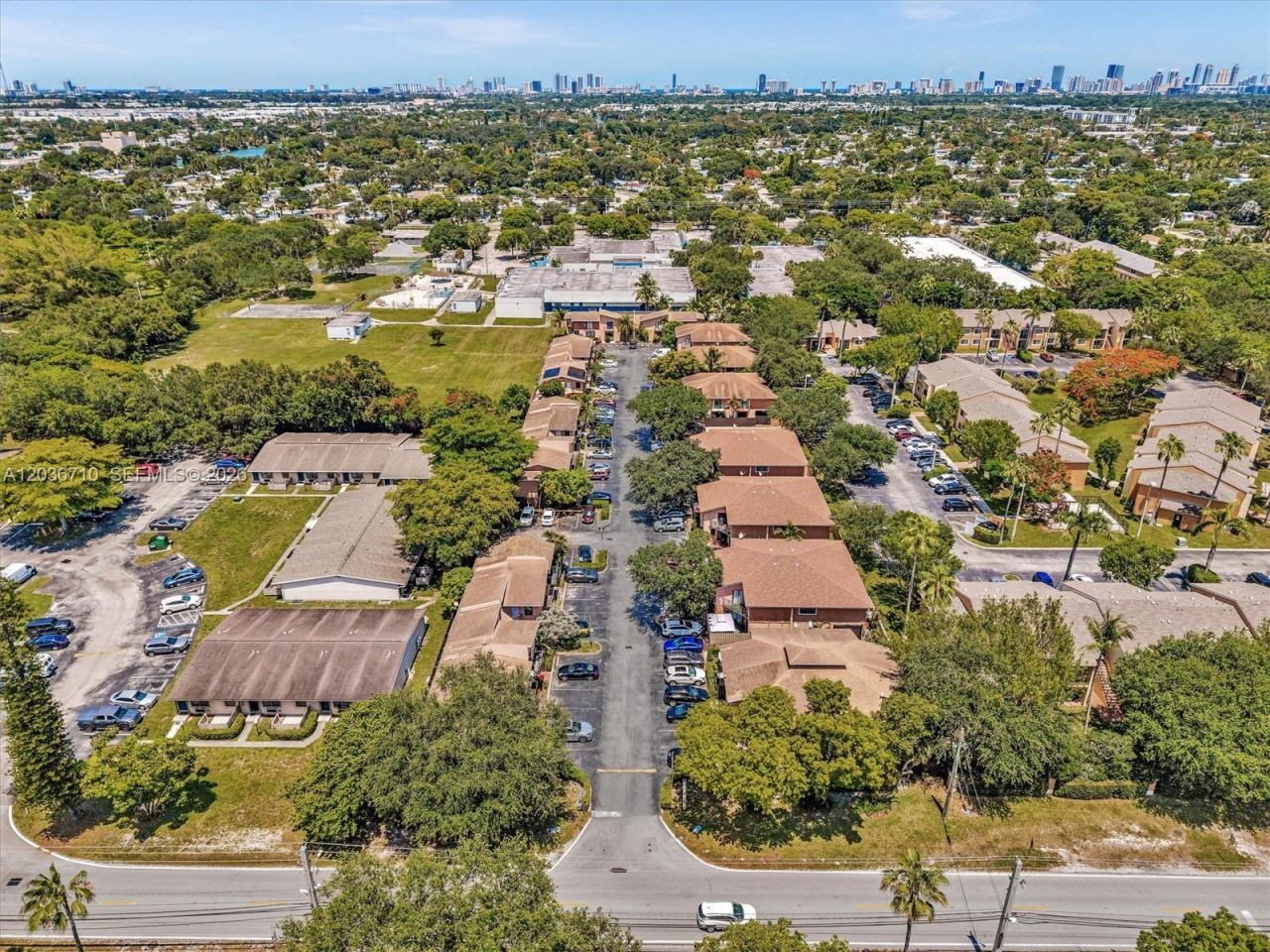 3483 SW 52nd Ave , Pembroke Park, FL 33023 Photo