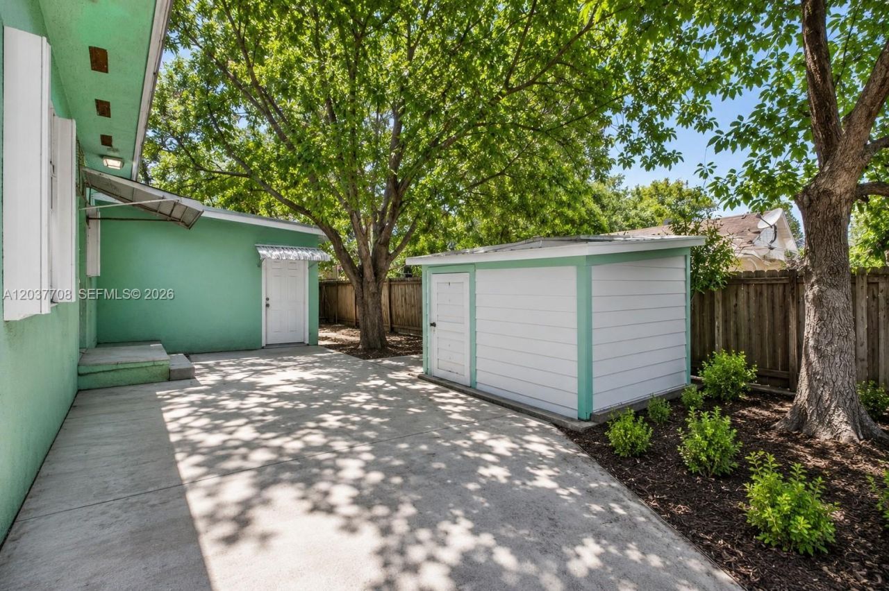 3039 NW 43rd Ter, Miami, FL 33142 Photo