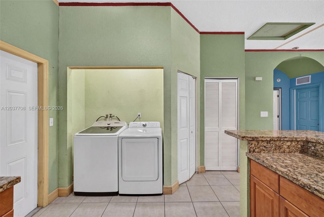 3039 NW 43rd Ter, Miami, FL 33142 Photo
