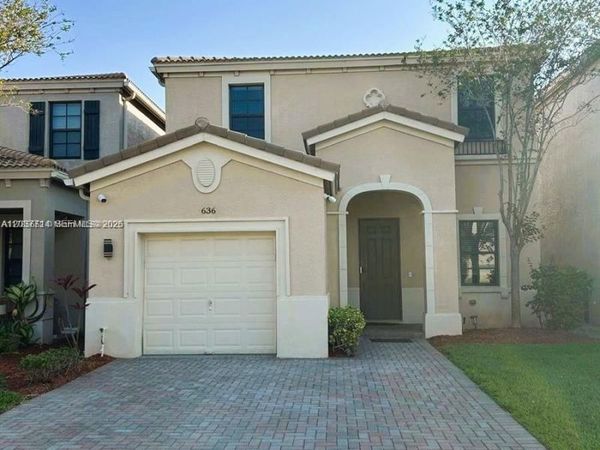 636 NE 193rd St , Unit 636, Miami, FL 33179