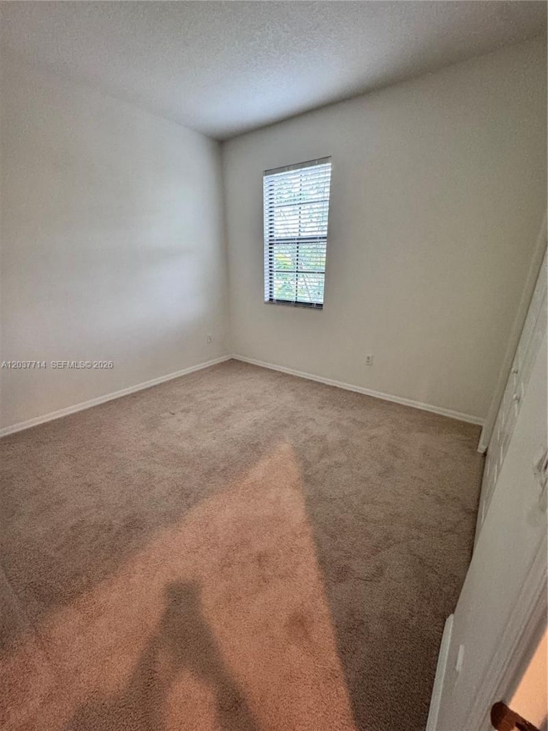 636 NE 193rd St , Unit 636, Miami, FL 33179 Photo