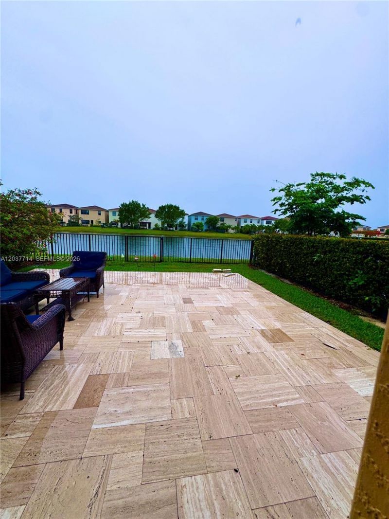 636 NE 193rd St , Unit 636, Miami, FL 33179 Photo