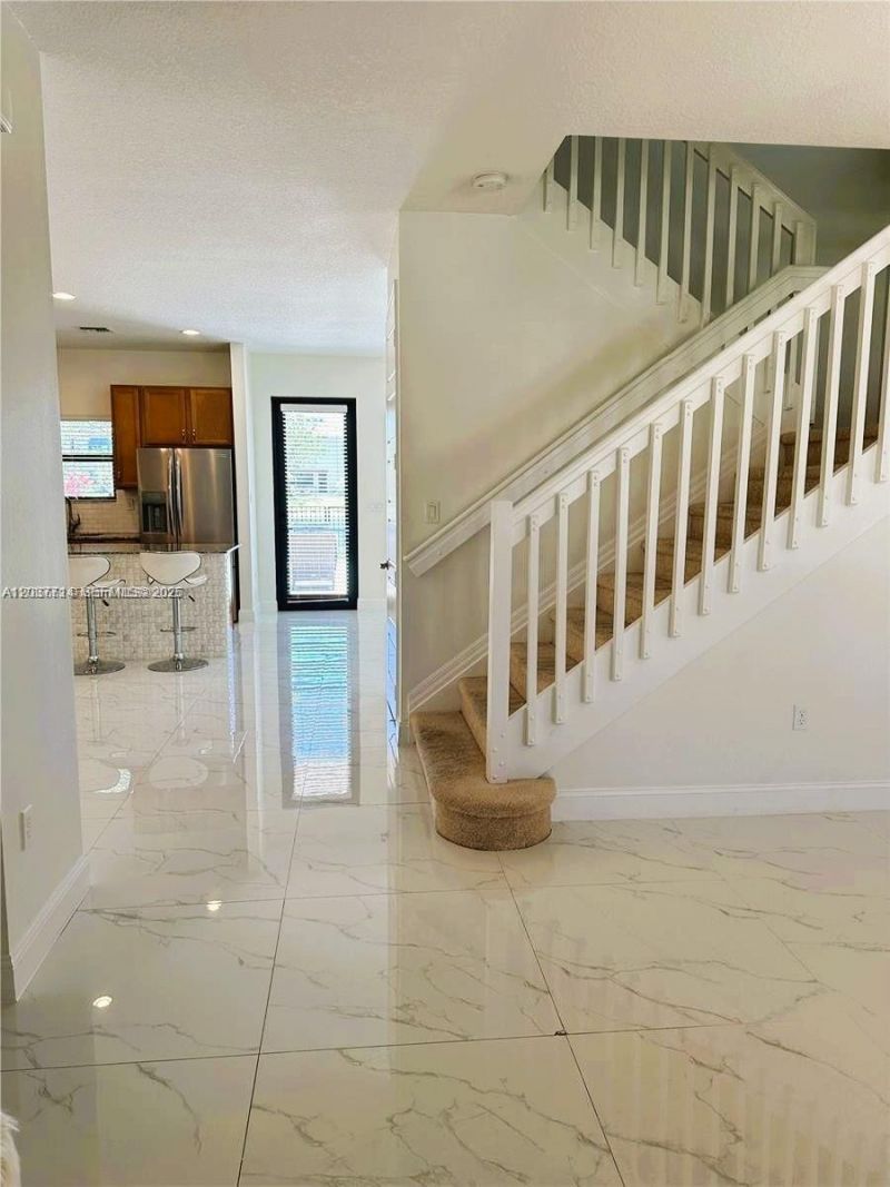 636 NE 193rd St , Unit 636, Miami, FL 33179 Photo