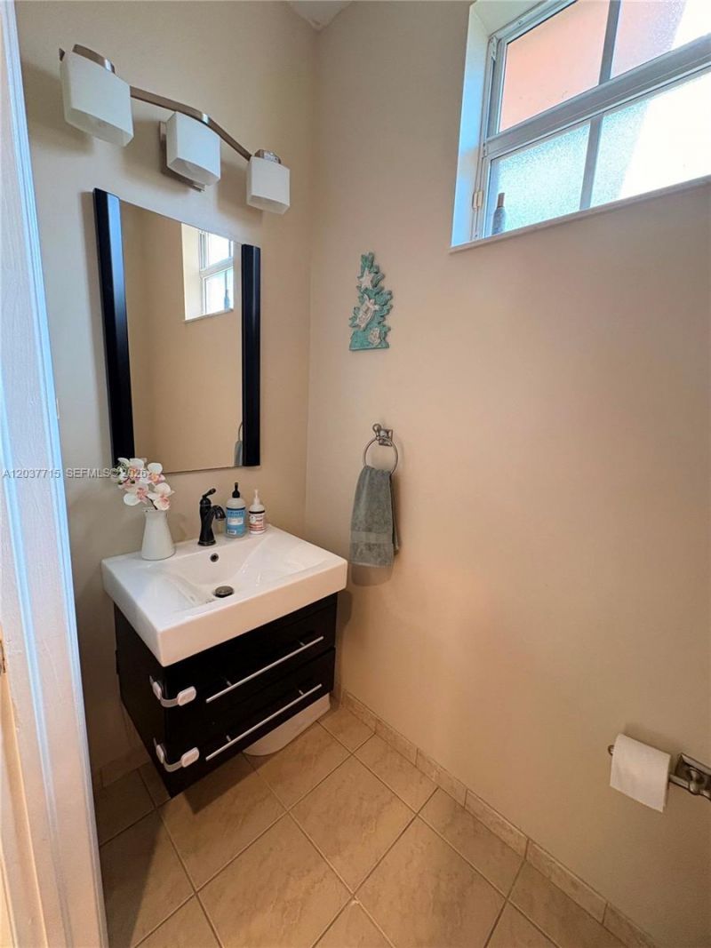 280 Las Brisas Cir , Unit 280, Sunrise, FL 33326 Photo