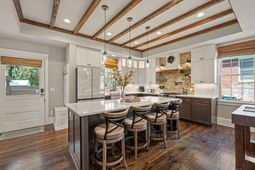 808 Washington Street photo 4