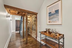 808 Washington Street photo 4