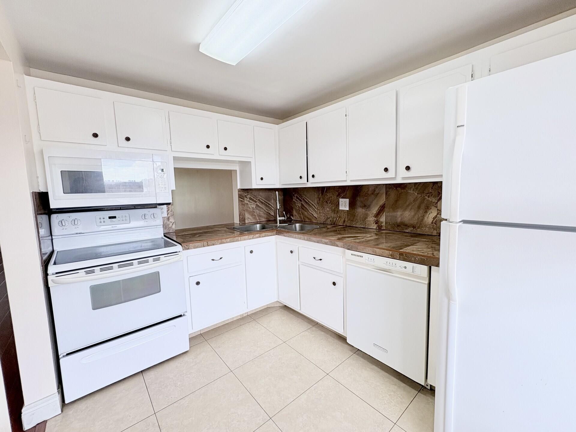 6070 NW 64th Avenue Nw, Unit 204, Tamarac, FL 33319 Photo