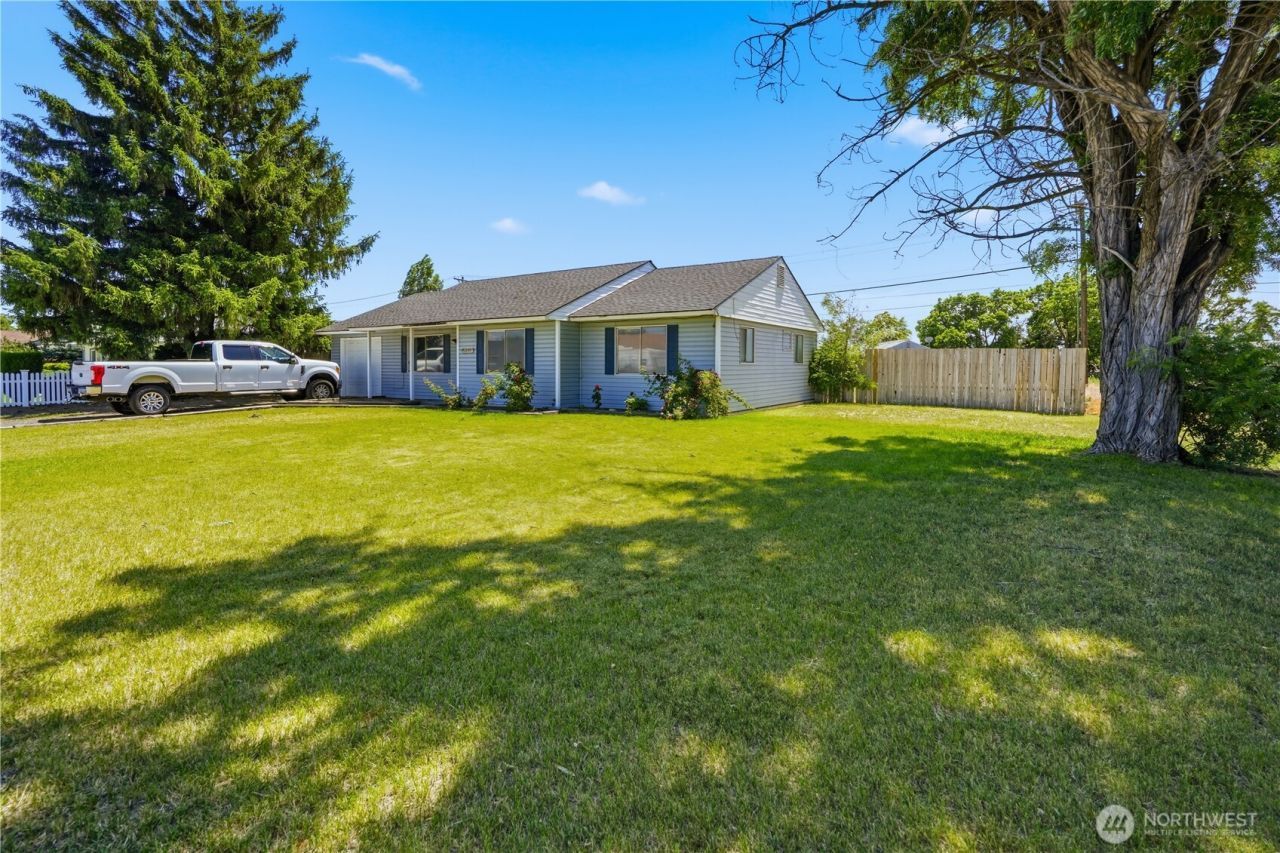 1246 Pershing Road, Moses Lake, WA 98837 Main Photo