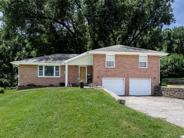 7839 Armstrong Avenue, Kansas City, KS 66112
