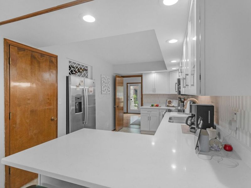 2049 Willow Glen Lane, Unit B, Columbus, OH 43229 Photo 10