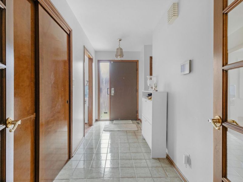 2049 Willow Glen Lane, Unit B, Columbus, OH 43229 Photo 13