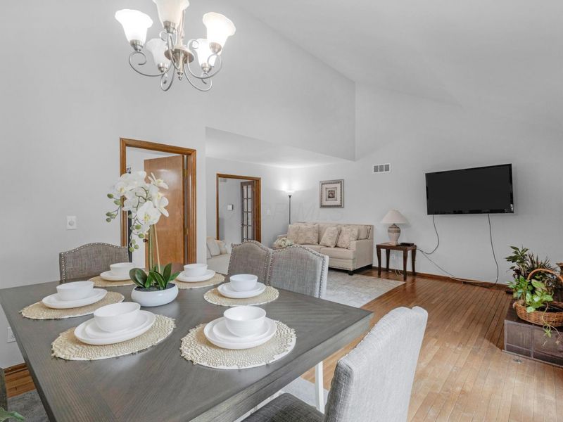 2049 Willow Glen Lane, Unit B, Columbus, OH 43229 Photo 16