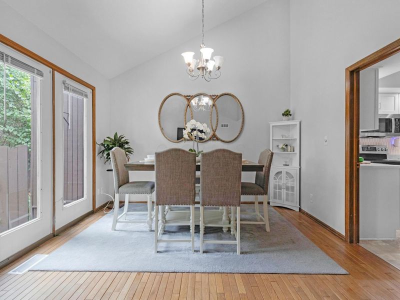 2049 Willow Glen Lane, Unit B, Columbus, OH 43229 Photo 19