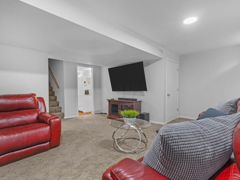 2049 Willow Glen Lane, Unit B, Columbus, OH 43229 Photo 24