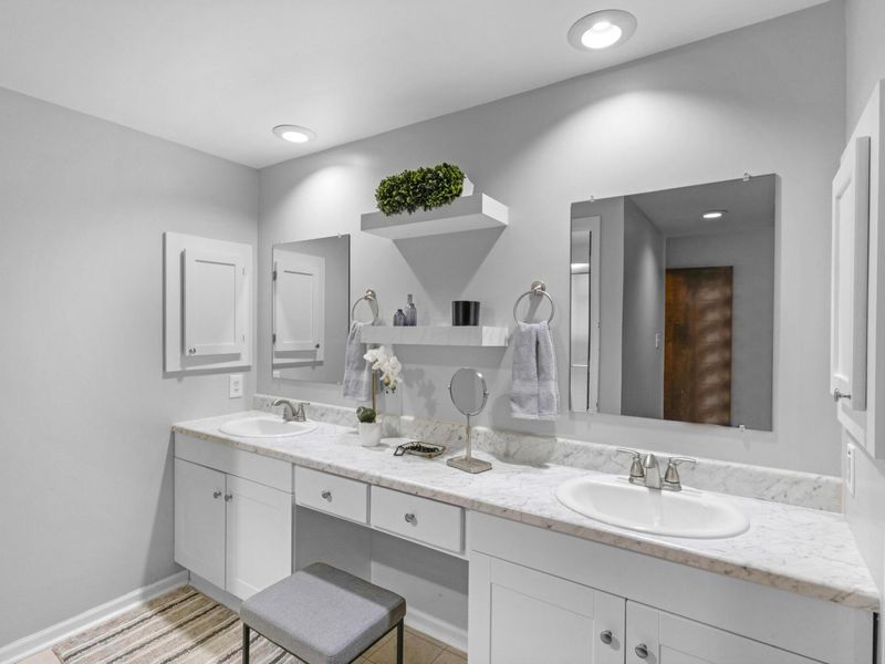 2049 Willow Glen Lane, Unit B, Columbus, OH 43229 Photo 5