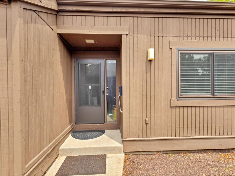 2049 Willow Glen Lane, Unit B, Columbus, OH 43229 Photo 6