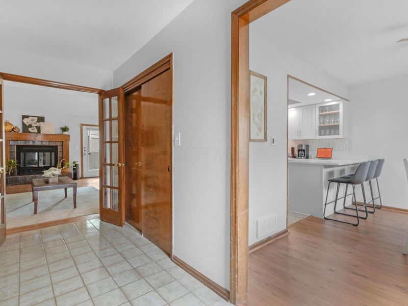 2049 Willow Glen Lane, Unit B, Columbus, OH 43229 Photo 7