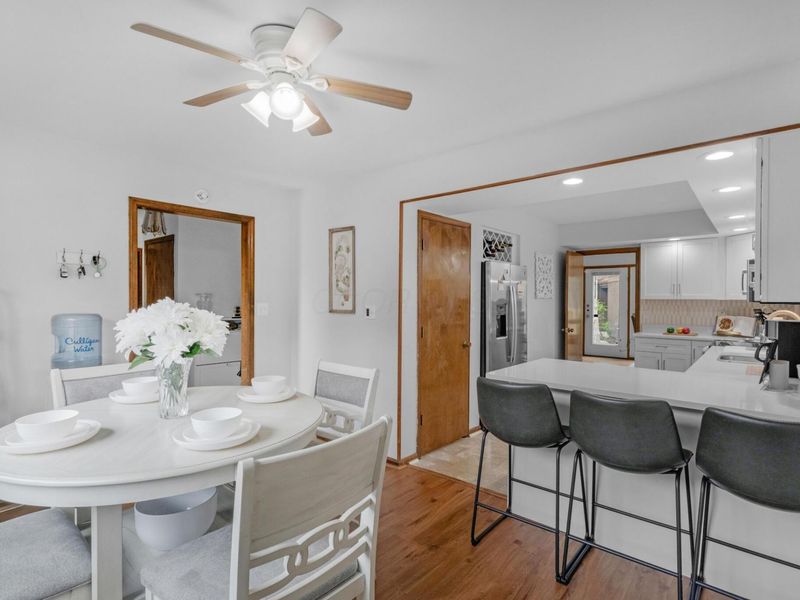 2049 Willow Glen Lane, Unit B, Columbus, OH 43229 Photo 8