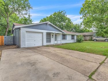 6470 Tumbling Creek Trail, Dallas, TX 75241