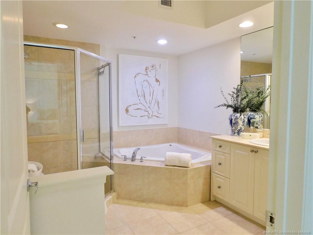815 NW Flagler Avenue, Unit 302, Stuart, FL 34994 Photo