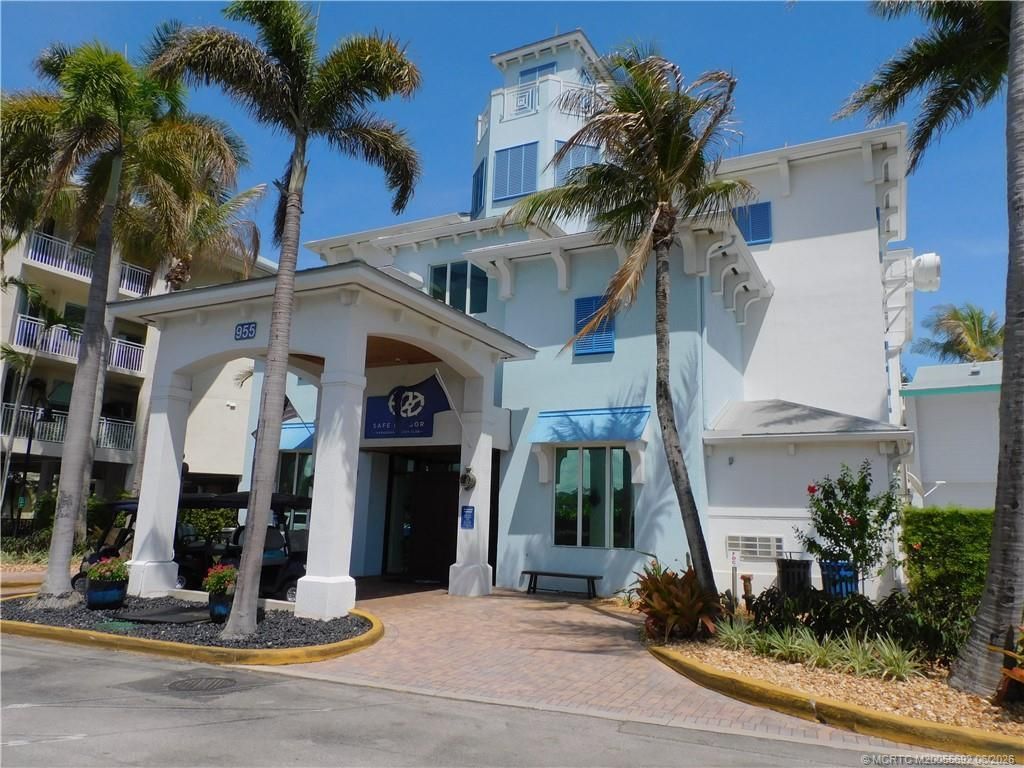 815 NW Flagler Avenue, Unit 302, Stuart, FL 34994 Photo