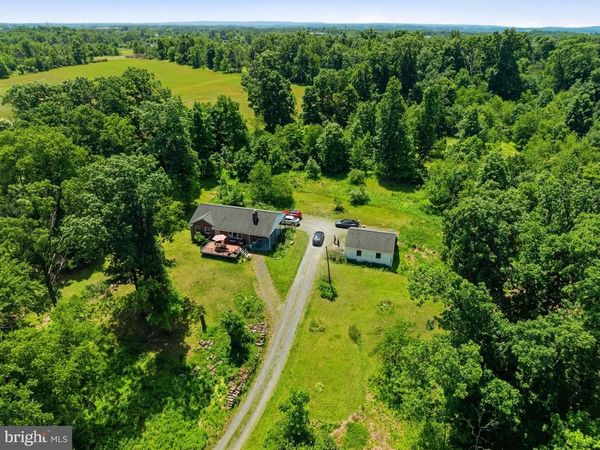10 SHERIDAN LANE , POTTSTOWN, PA 19464