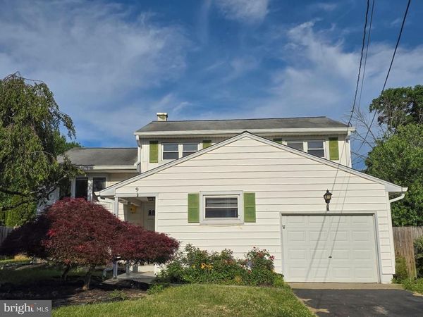 9 THORNTOWN LANE, BORDENTOWN, NJ 08505